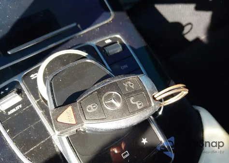 2015 Mercedes-Benz C 300 Sport 4Matic из США, поврежденный, VIN 55SWF4KB4FU034403